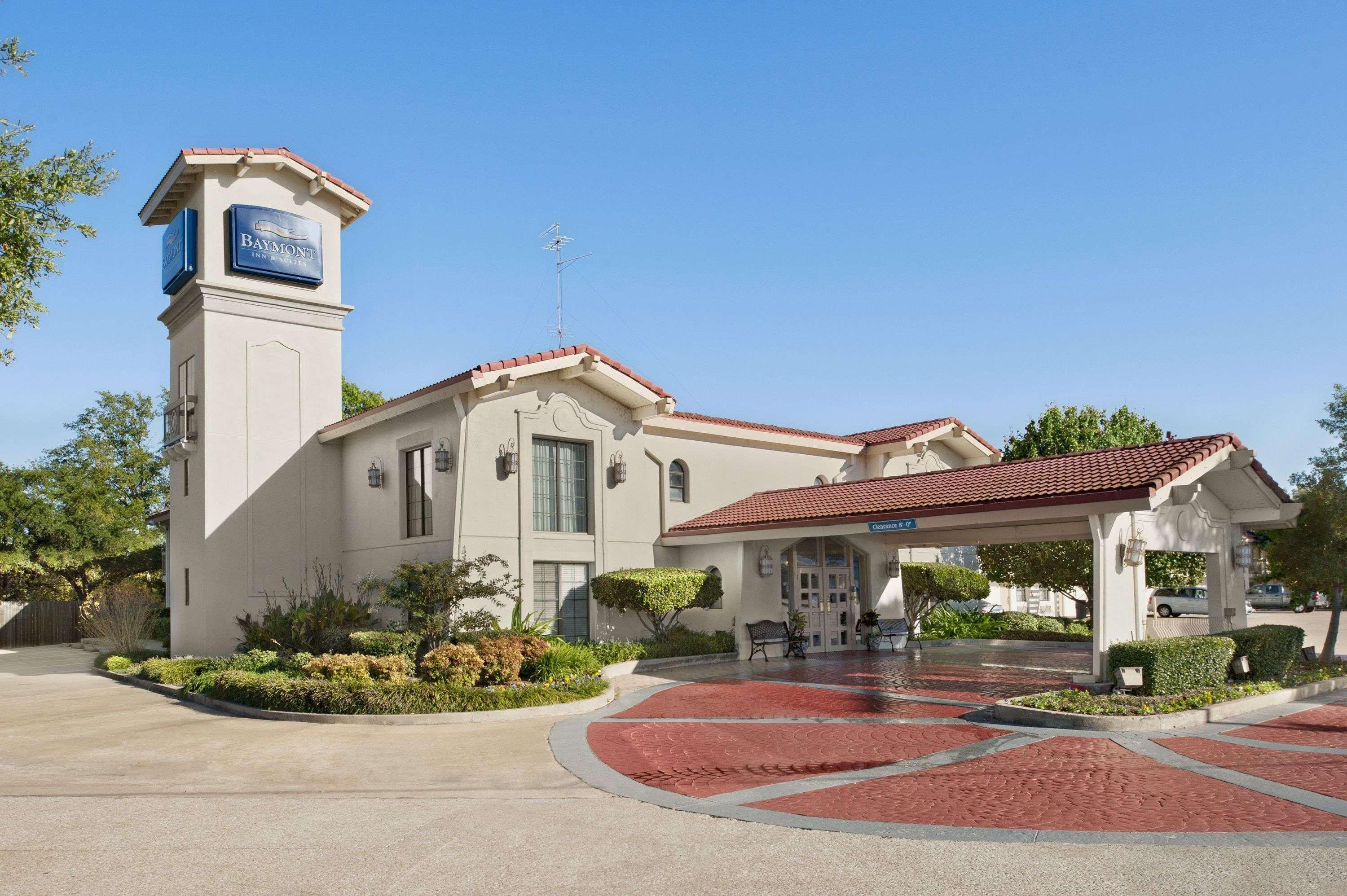 Baymont By Wyndham Longview Motel Exterior photo