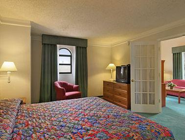Baymont By Wyndham Longview Motel Room photo